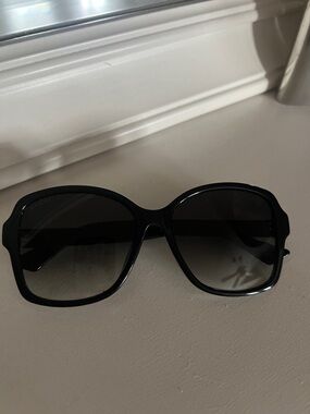 Authentic Gucci Oversized Black
Sunglasses - Gradient Lens